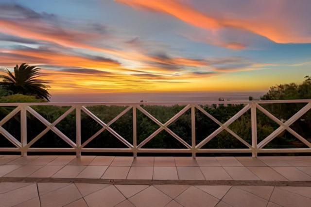 Cape Rose Cottage - Penthouse In Camps Bay ケープタウン エクステリア 写真